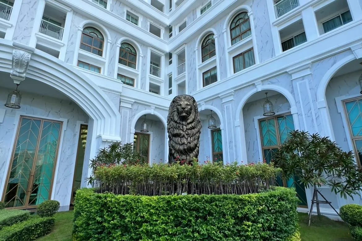 THE EMPIRE TOWER - Photo 2